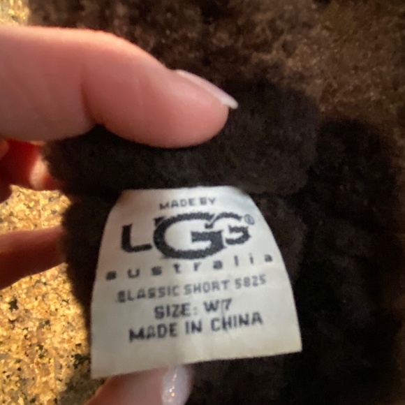 UGG classic short Brown boots  style 5825 🥾 - Picture 5 of 8